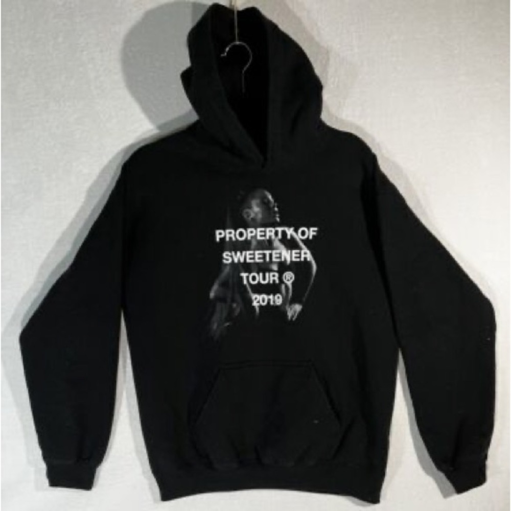 ISO PLS DO NOT BUY ARIANA GRANDE PROPERTY OF THE SWEETENER TOUR 2019 2XL OR 3XL